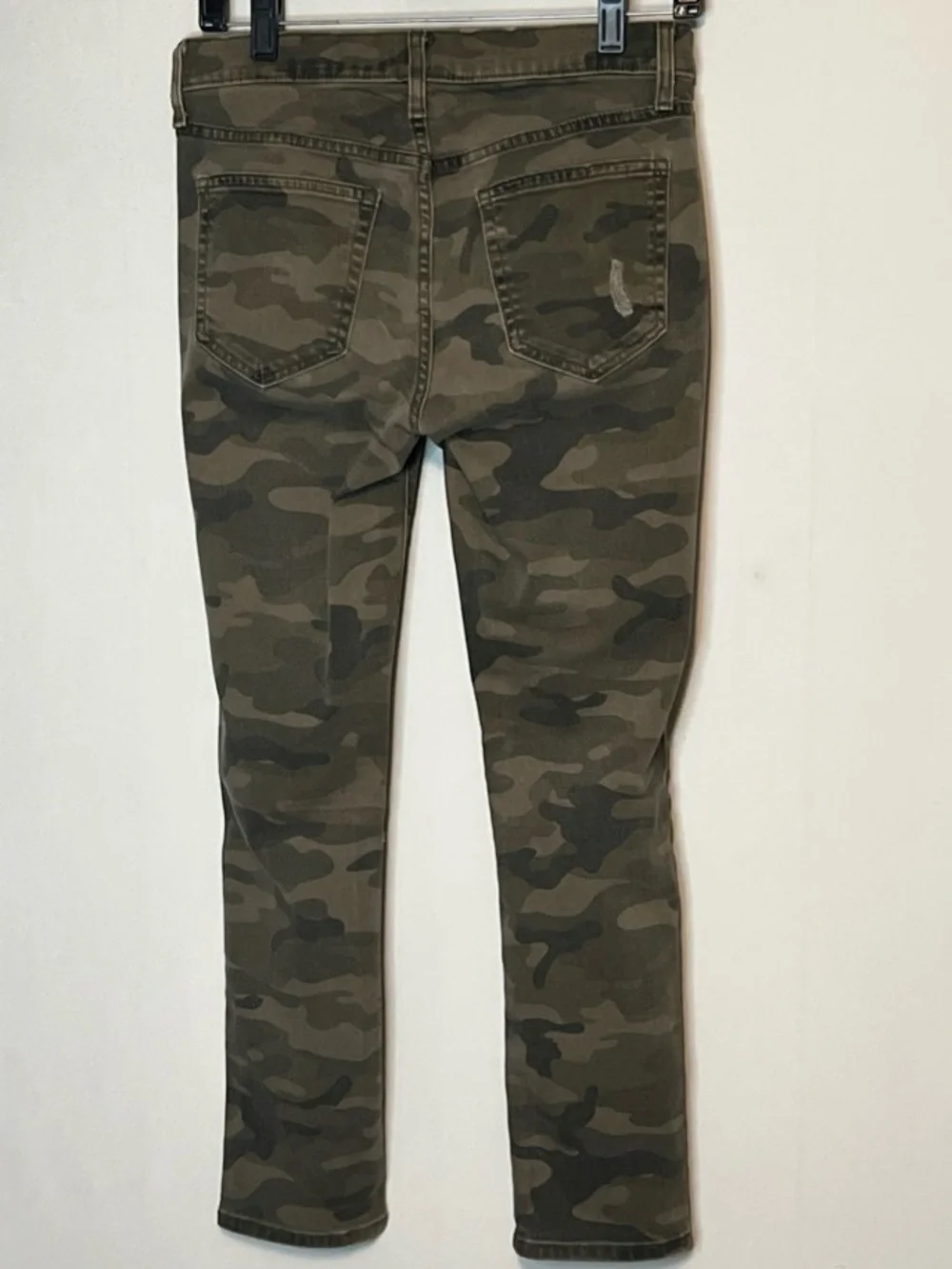 GAP Womens Size 26 Camo Distressed Best Girlfriend Denim Jeans.